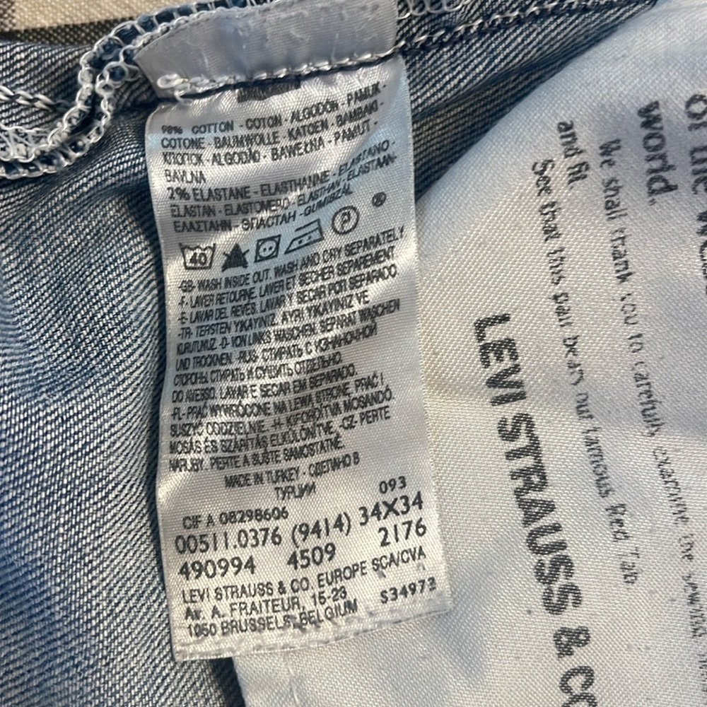 Levi's Women's Jeans Blue Denim Frayed Soft & Comfy - Picture 7 of 7
